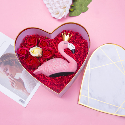 Сердце сформировало цвет Pantone коробки изготовленного на заказ подарка картона упаковывая